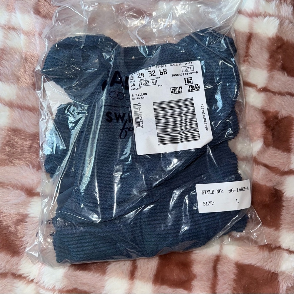 NWT Swimsuits for All Alina Crinkle One Piece | Navy Blue | Large - Picture 3 of 7